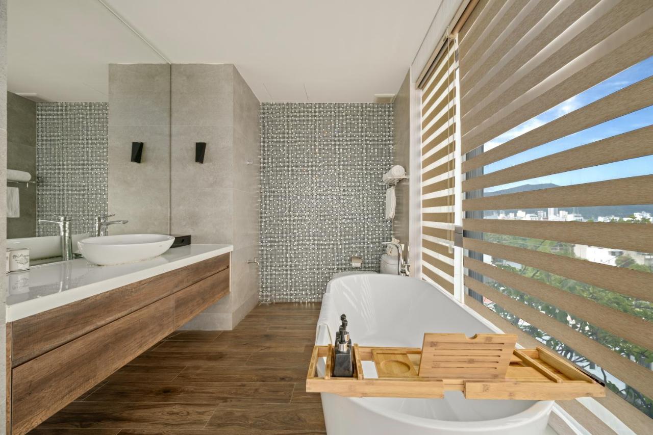 Tashi Oasis &
